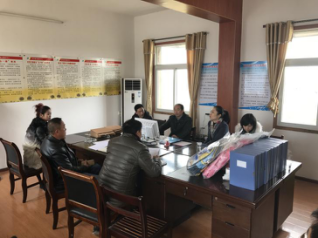 商務(wù)區(qū)集團(tuán)團(tuán)委組織“精準(zhǔn)扶貧 關(guān)愛留守兒童”活動