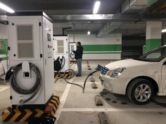 武漢中央商務(wù)區(qū)生態(tài)停車場新能源充電樁項目投入運營