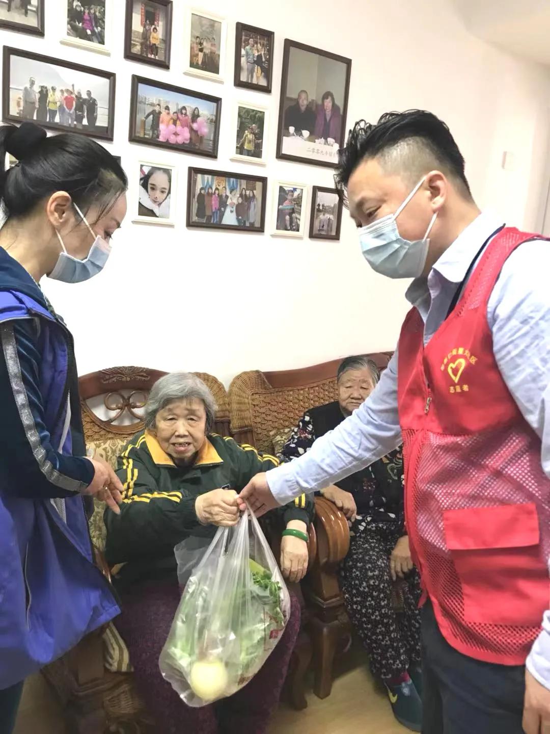 下沉社區(qū)“實”當頭 ，服務(wù)群眾“零距離”