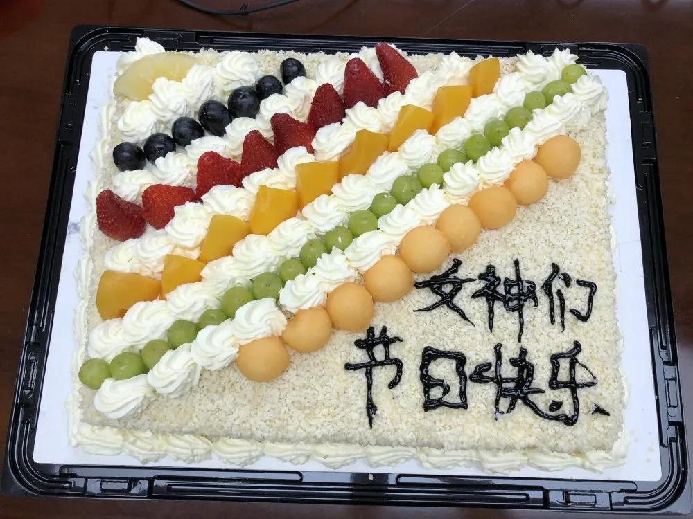 春色覆江城 花香商務(wù)區(qū)